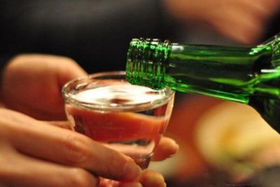 Càng uống nhiều rượu, nguy cơ đau tim và đột quỵ càng cao