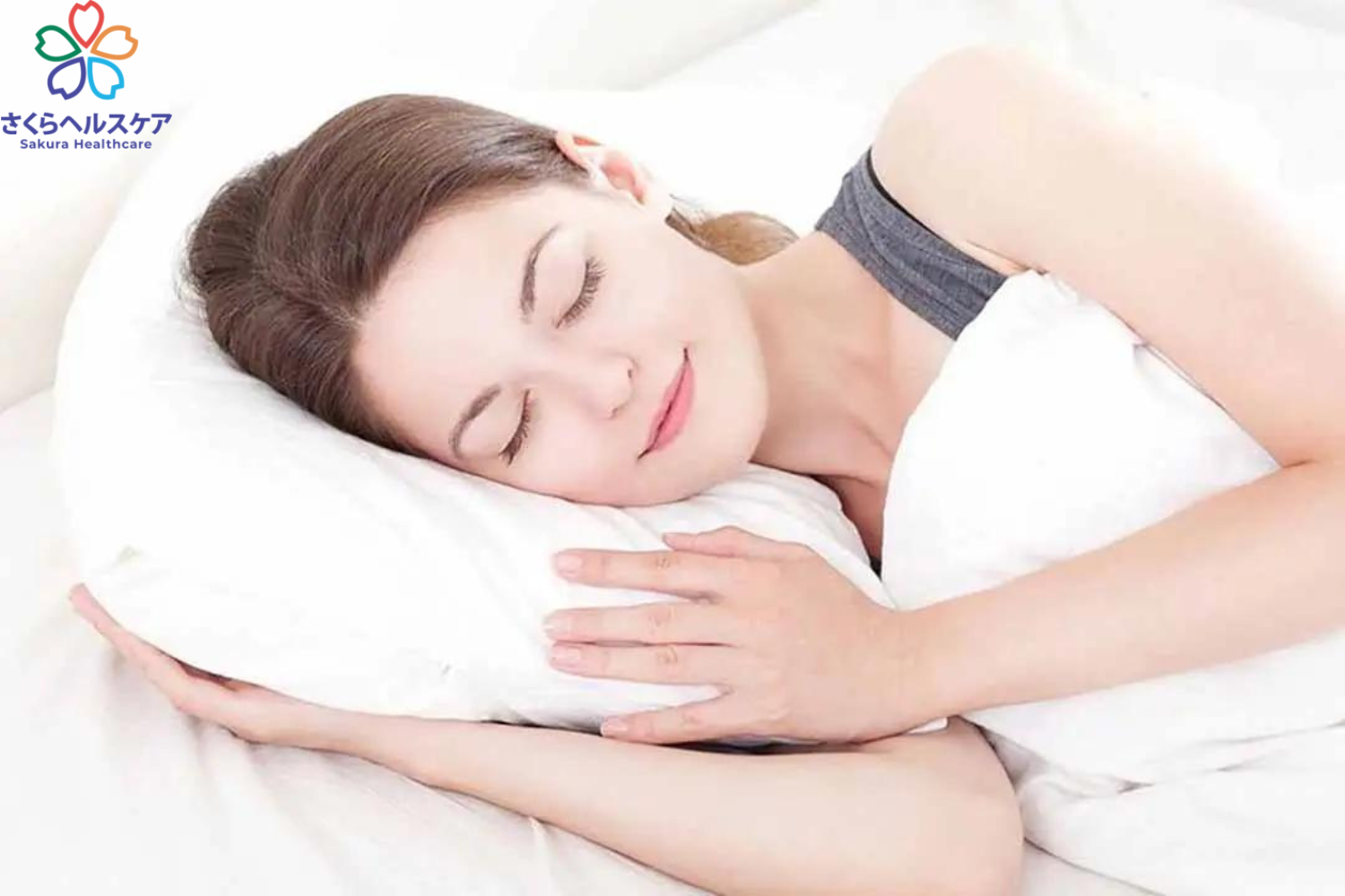 Ngủ nằm ngửa được các bác sĩ da liễu cho là tư thế lý tưởng để bảo vệ sức khỏe làn da